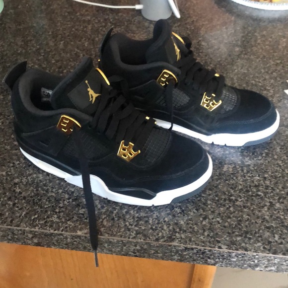 🔥SOLD🔥Air Jordan Retro Royalty 4s - Picture 2 of 4